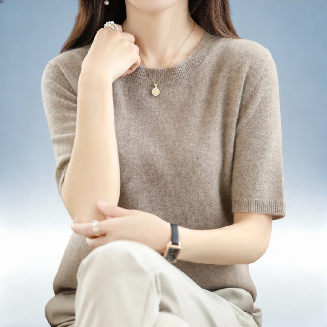 CLARISSE — Camisola Slim Fit Manga Curta em Lã e Algodão | Elegância Premium