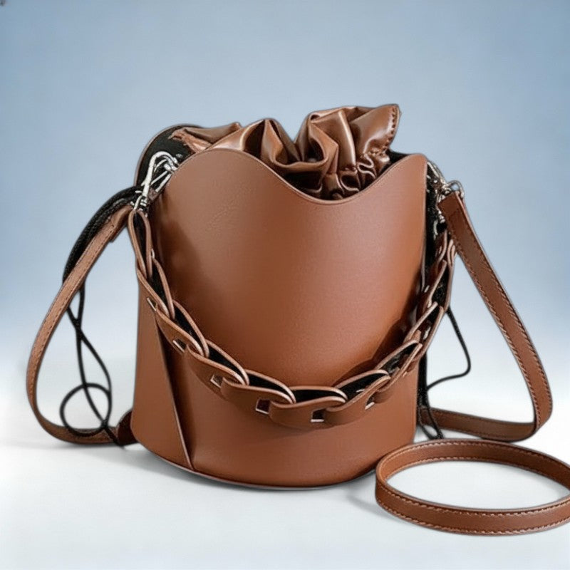 LÍDIA — Mala Bucket Transversal em PU | Charme Contemporâneo