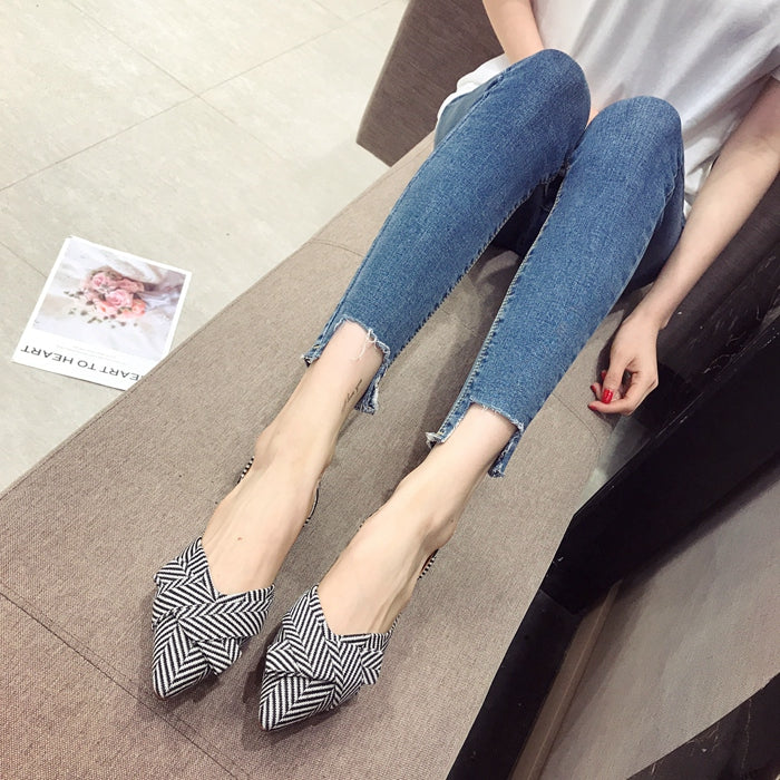 Breathable Women's Flats with Pointed Toe Design