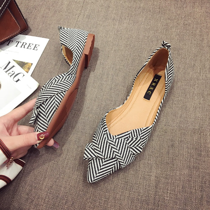 Breathable Women's Flats with Pointed Toe Design